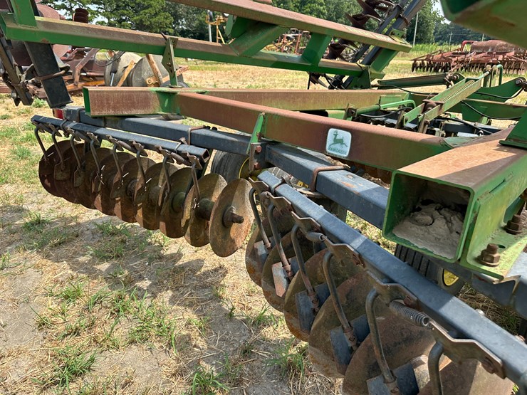 john-deere-630-image-9