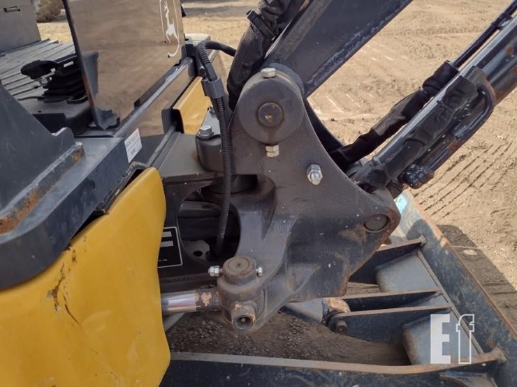 2022-deere-17g-image-23