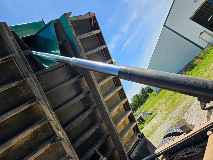 2012-peterbilt-382-image-61