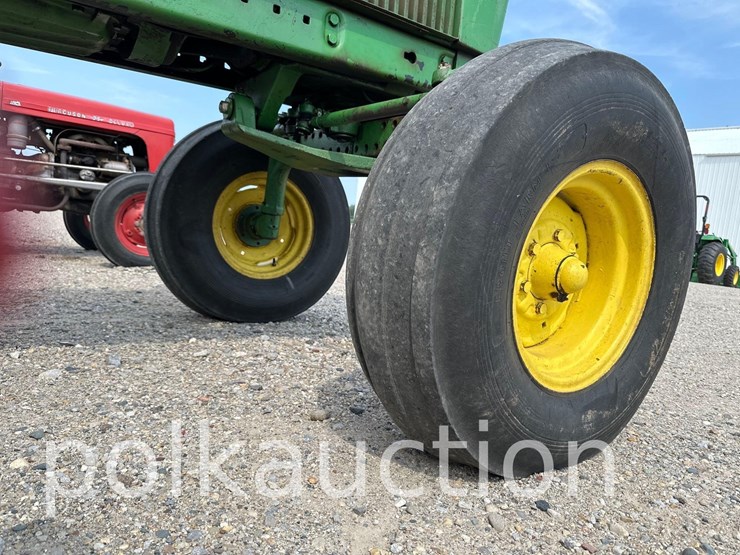 john-deere-4040-image-15