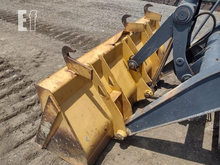 2010-deere-310j-image-18