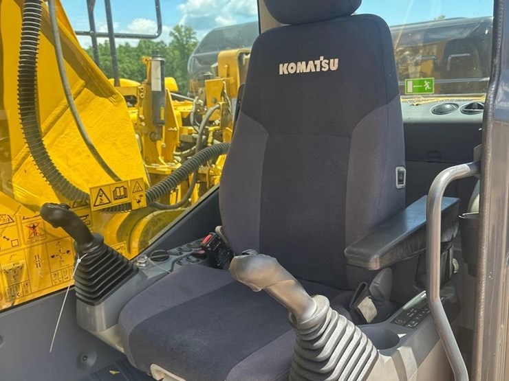 2021-komatsu-pc210-lc-11-image-23