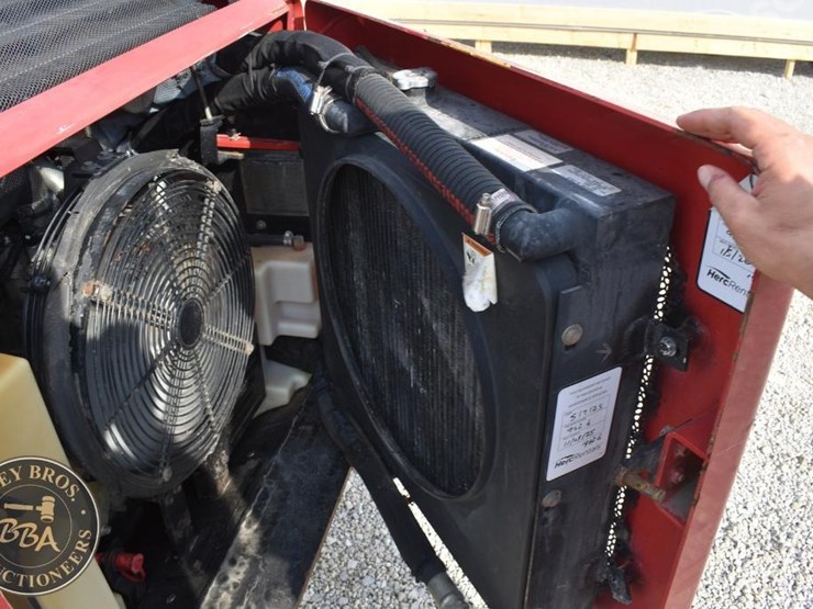 2017-takeuchi-ts50v-image-28