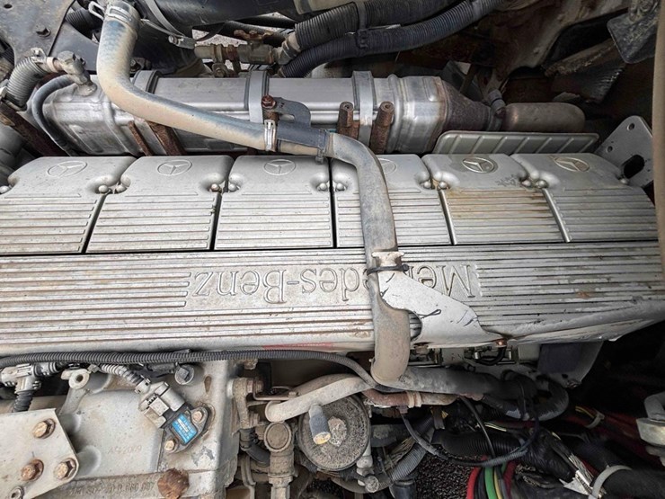 2009-freightliner-columbia-120-image-39