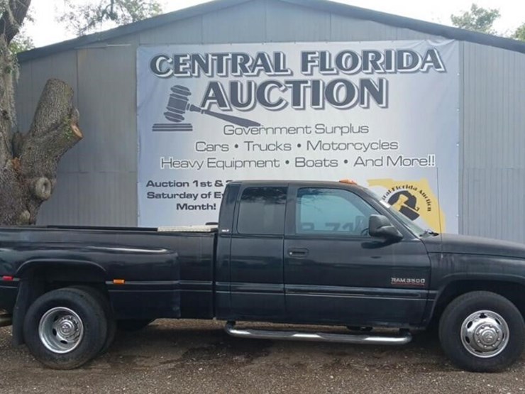 2001-dodge-ram-3500-image-1