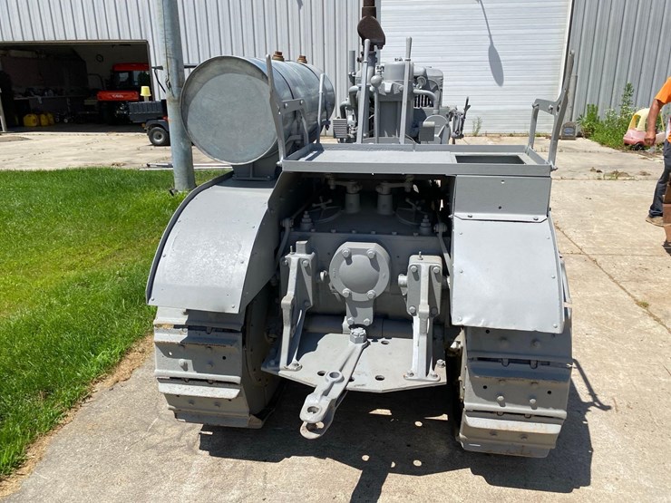 caterpillar-30-ag-crawler-image-4