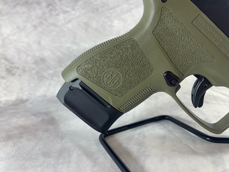 #4379-•-beretta-apx-a1-carry-9mm-luger-pistol,-sn:-axc157653-image-6