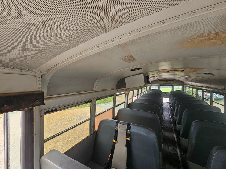 2005-freightliner-fs65-image-92