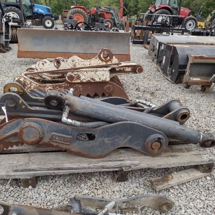 DOOSAN MAIN PIN THUMB