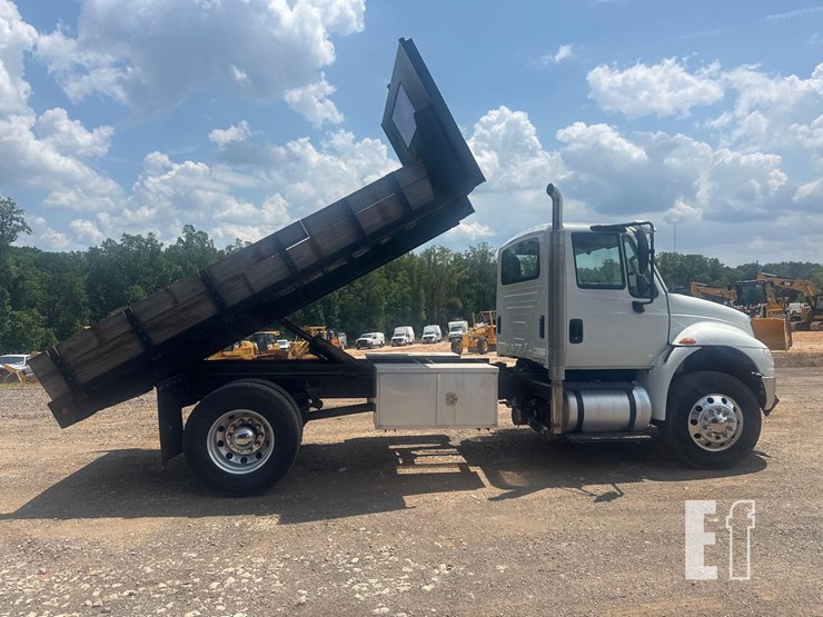 2015-international-durastar-4400-image-8