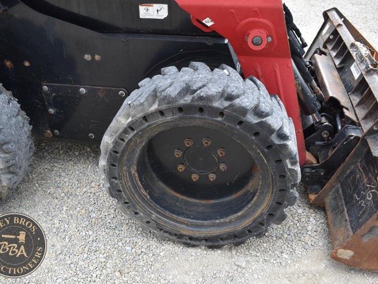 2016-takeuchi-ts80v2-image-14