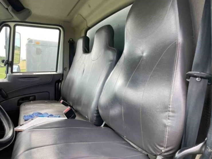 2014-international-durastar-4300-image-10