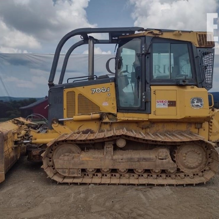 2006 DEERE 700J LT