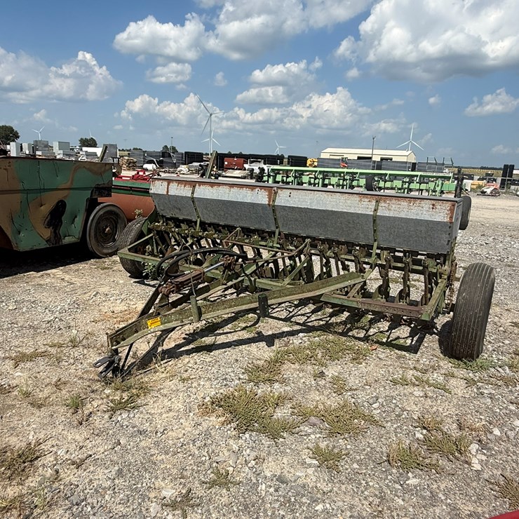 JOHN DEERE 9