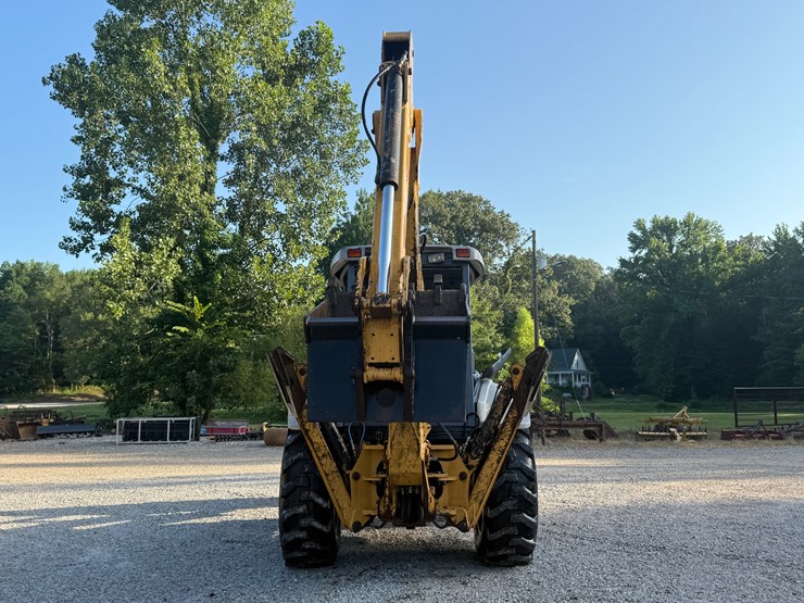 new-holland-555e-image-11