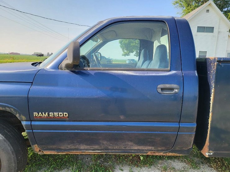 2002-dodge-2500-image-14