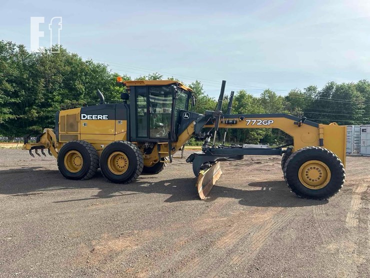 2014-deere-772gp-image-30