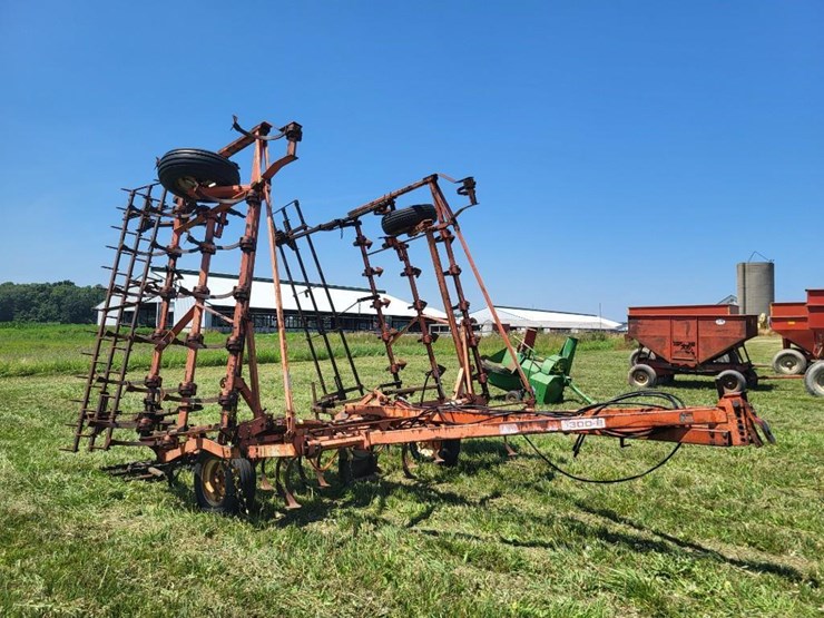 allis-chalmers-1300-e-30'-field-cultivator-w/3-bar-spike-harrow-image-1