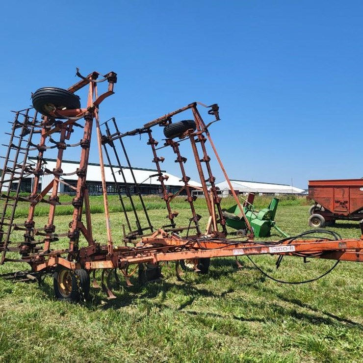 Allis Chalmers 1300-E 30' Field Cultivator w/3 Bar Spike Harrow