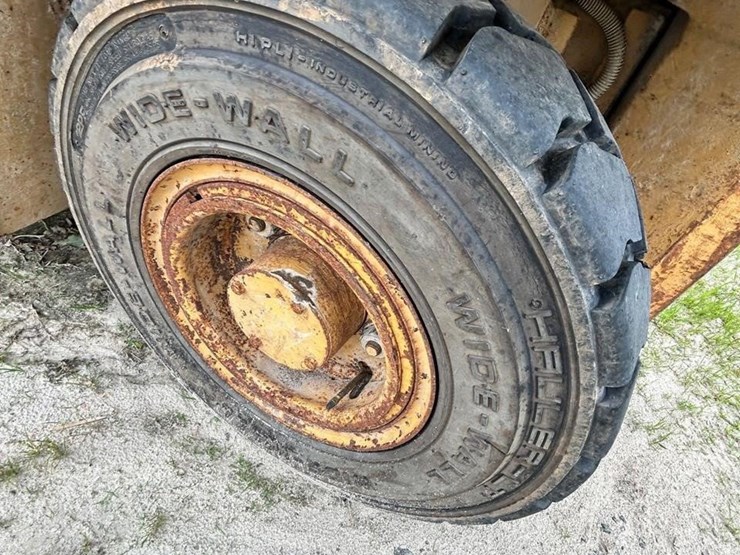 caterpillar-v80d-image-9