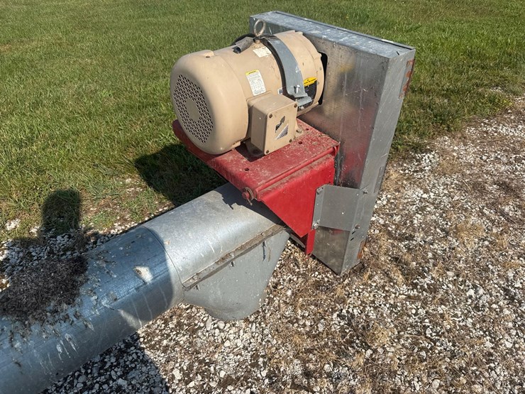 17’x10”-hutchinson-auger-image-10