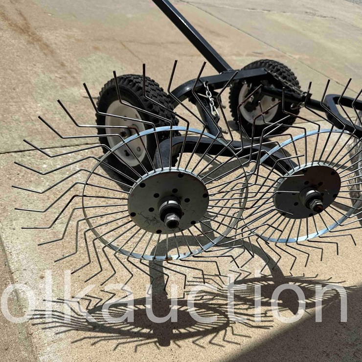 10799 - L&G TOWABLE LAWN RAKE