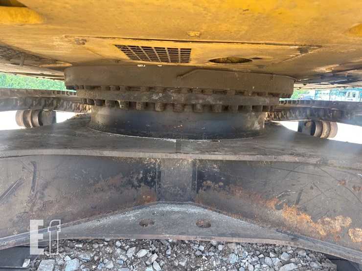 2015-caterpillar-335f-lcr-image-4