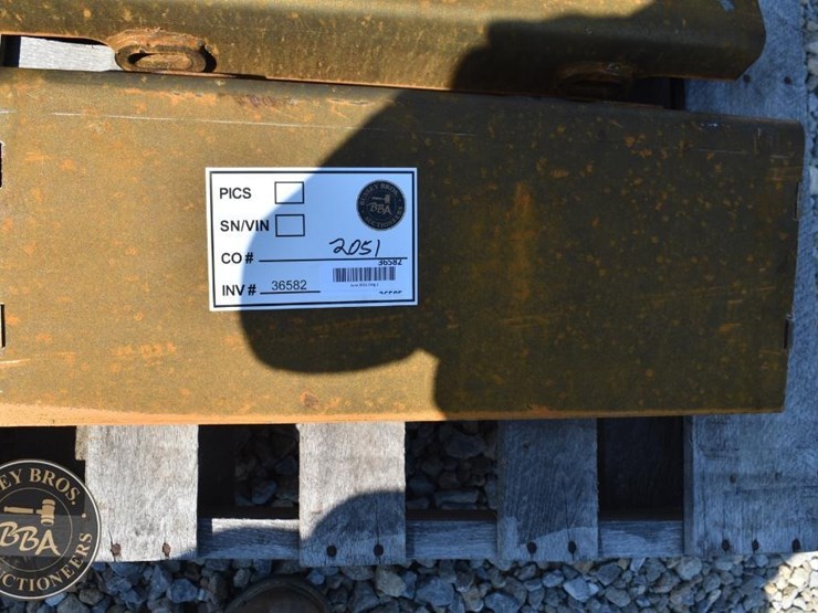 hitch-future-mini-skidsteer-weldable-plate-36582-image-1