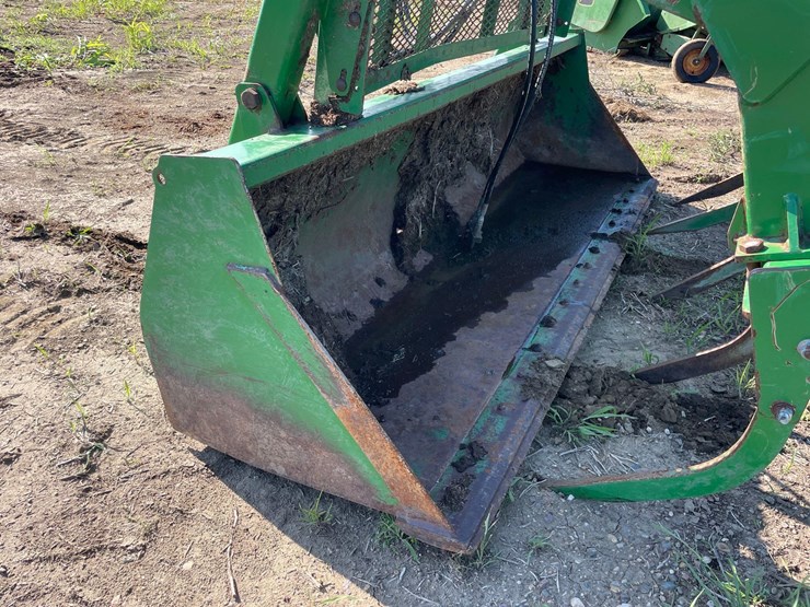2014-john-deere-6210r-image-81