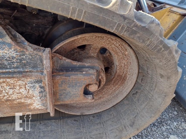 2022-deere-333g-image-32