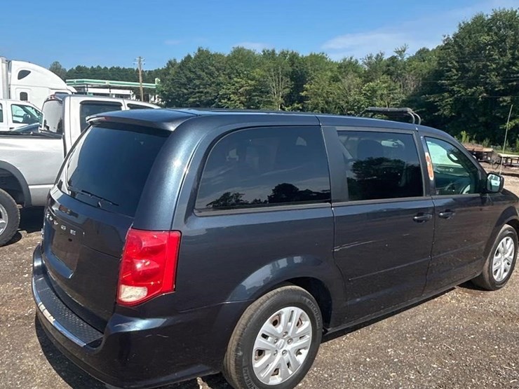 2013-dodge-grand-caravan-image-3