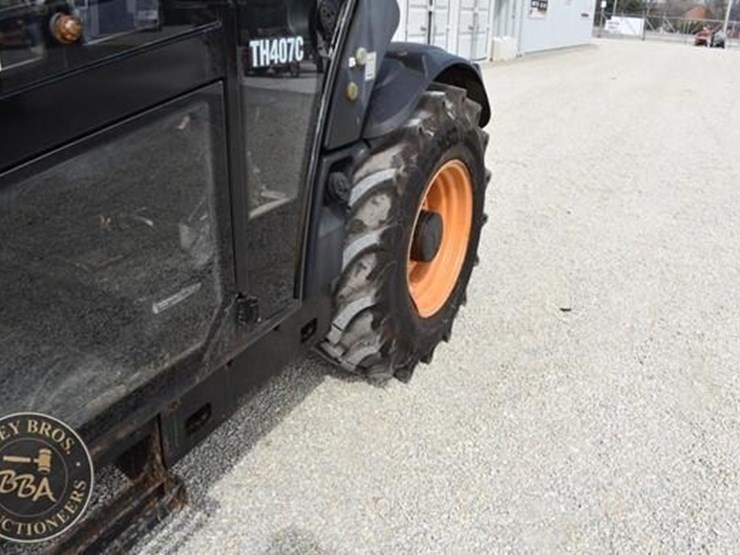 2014-caterpillar-th407c-image-37