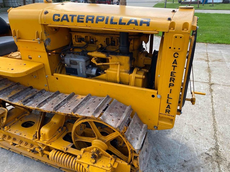 caterpillar-22-ag-crawler-image-14