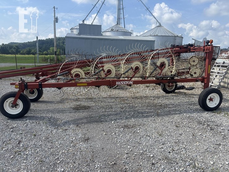 hesston-11-wheel-hay-rake-wilson825-b22-image-4