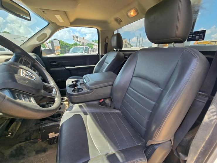 2018-dodge-ram-5500-image-25