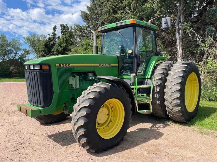 1996-john-deere-8300-image-1