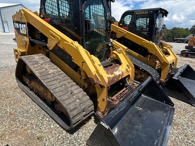 2015-caterpillar-279d-image-1