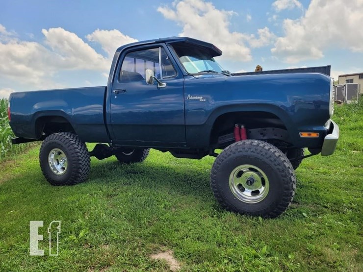 1977-dodge-power-wagon-image-5