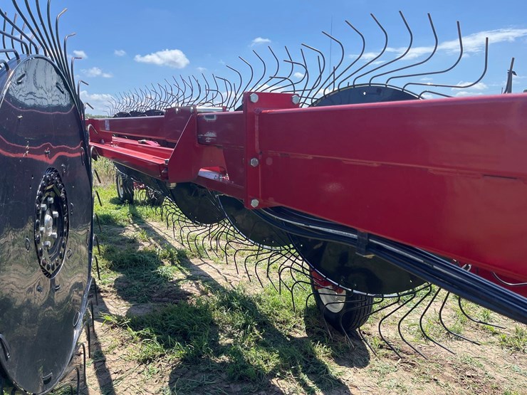 2023-h&s-14-wheel-v-rake-1-owner-image-10