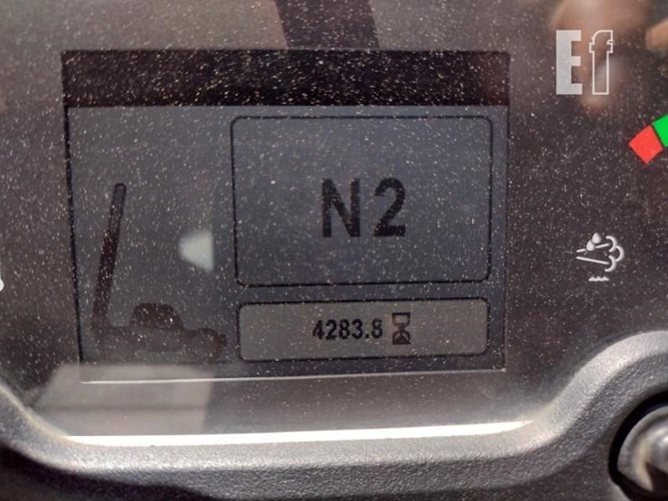 2017-caterpillar-tl1055d-image-6