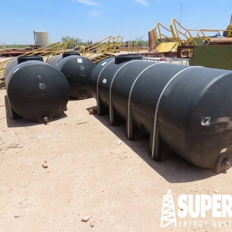 (R19-21) (3) 1000-Gal Water Tanks, (2) Totes. Loca