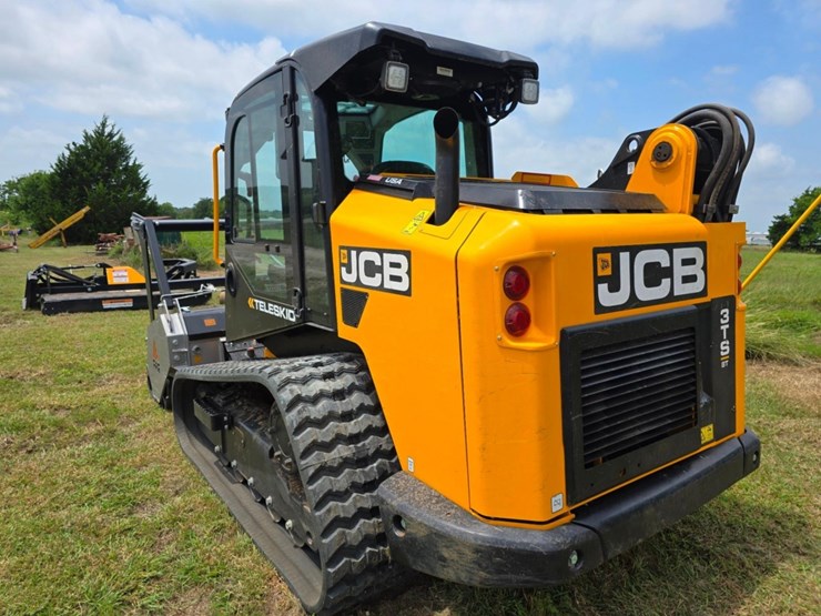 2022-jcb-3ts-8t-image-5