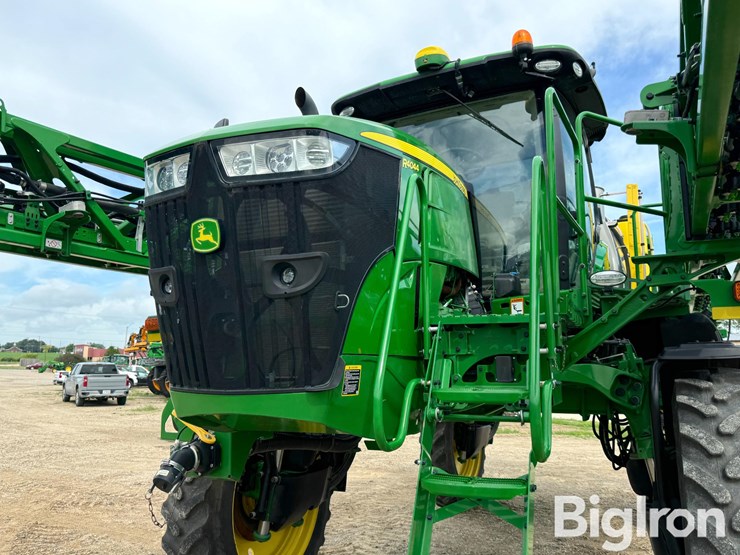 2021-john-deere-r4044-image-9