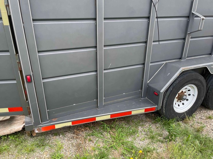 2000-24'-corn-pro-livestock-trailer-image-24