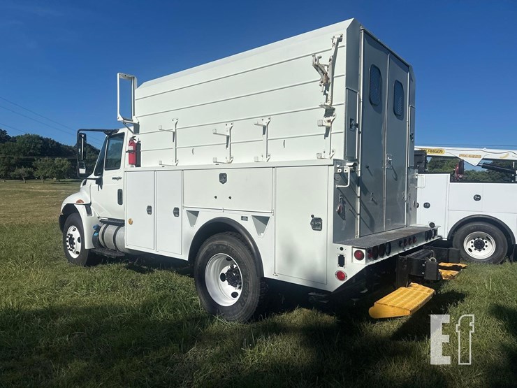 2019-international-durastar-4300-image-5