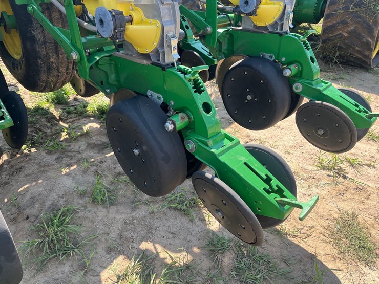 2012-john-deere-1790-image-16