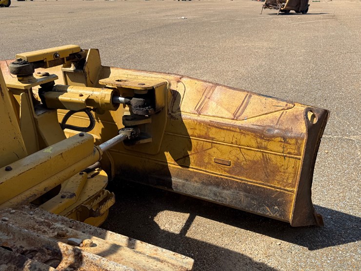 caterpillar-d3g-lgp-image-14