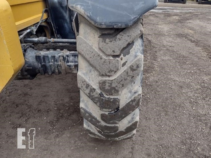 2015-caterpillar-tl943c-image-19