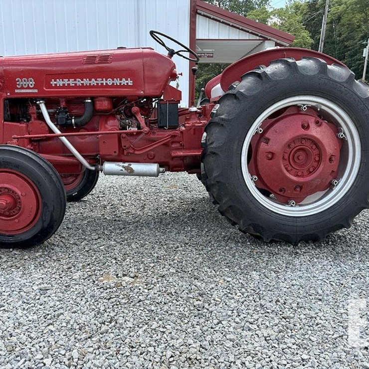 1956 INTERNATIONAL 300