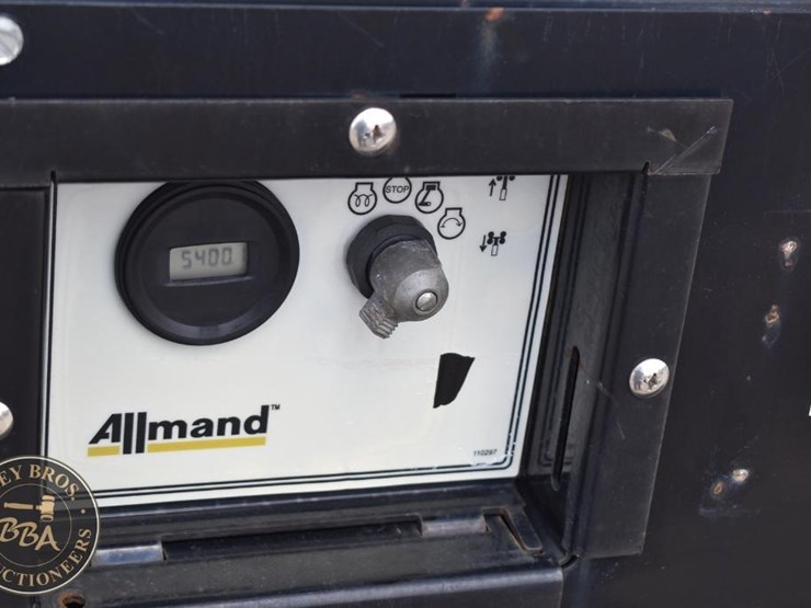 2019-allmand-bros-night-lite-v-series-image-16